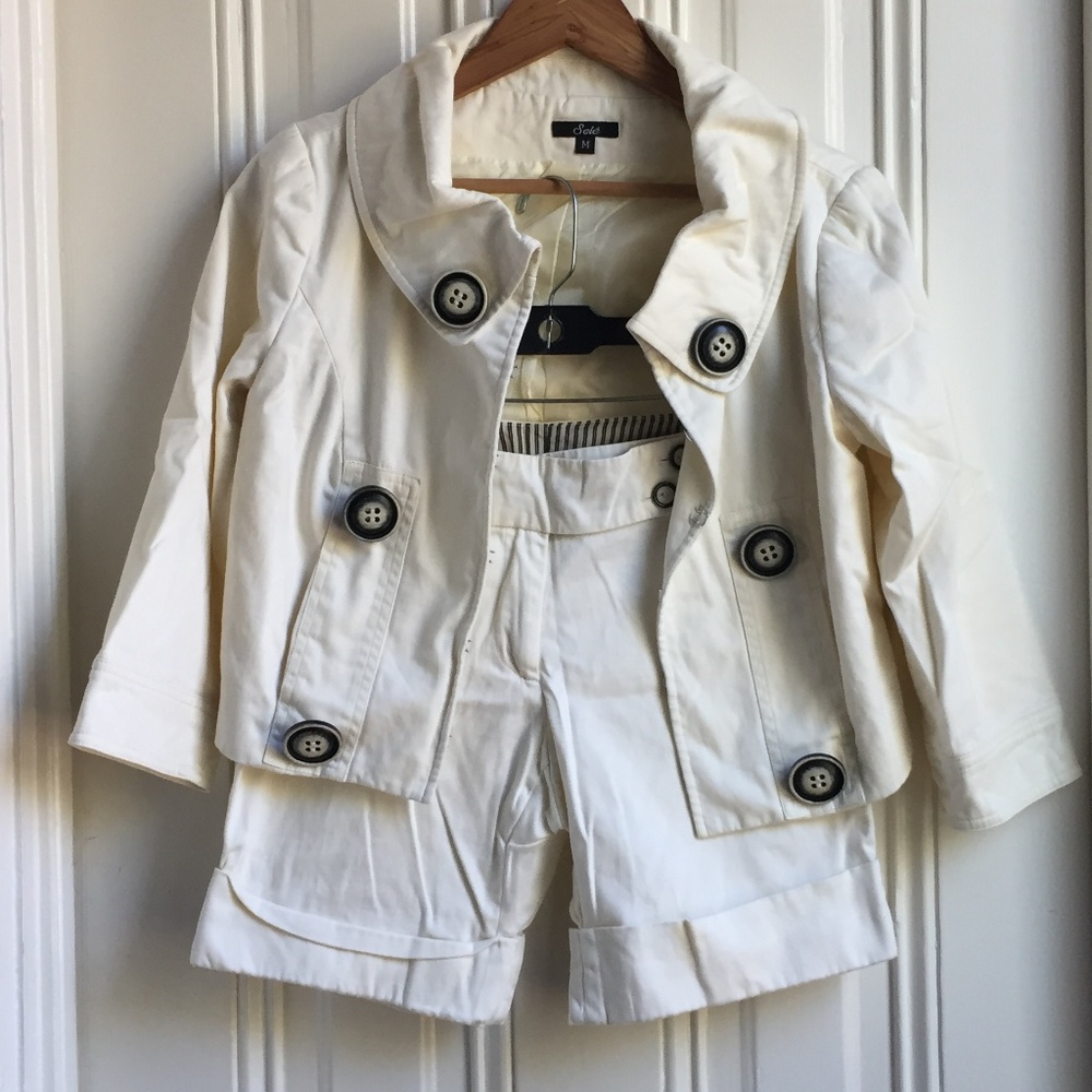 Sele Off White Cropped Jacket & Short Co-ord Set